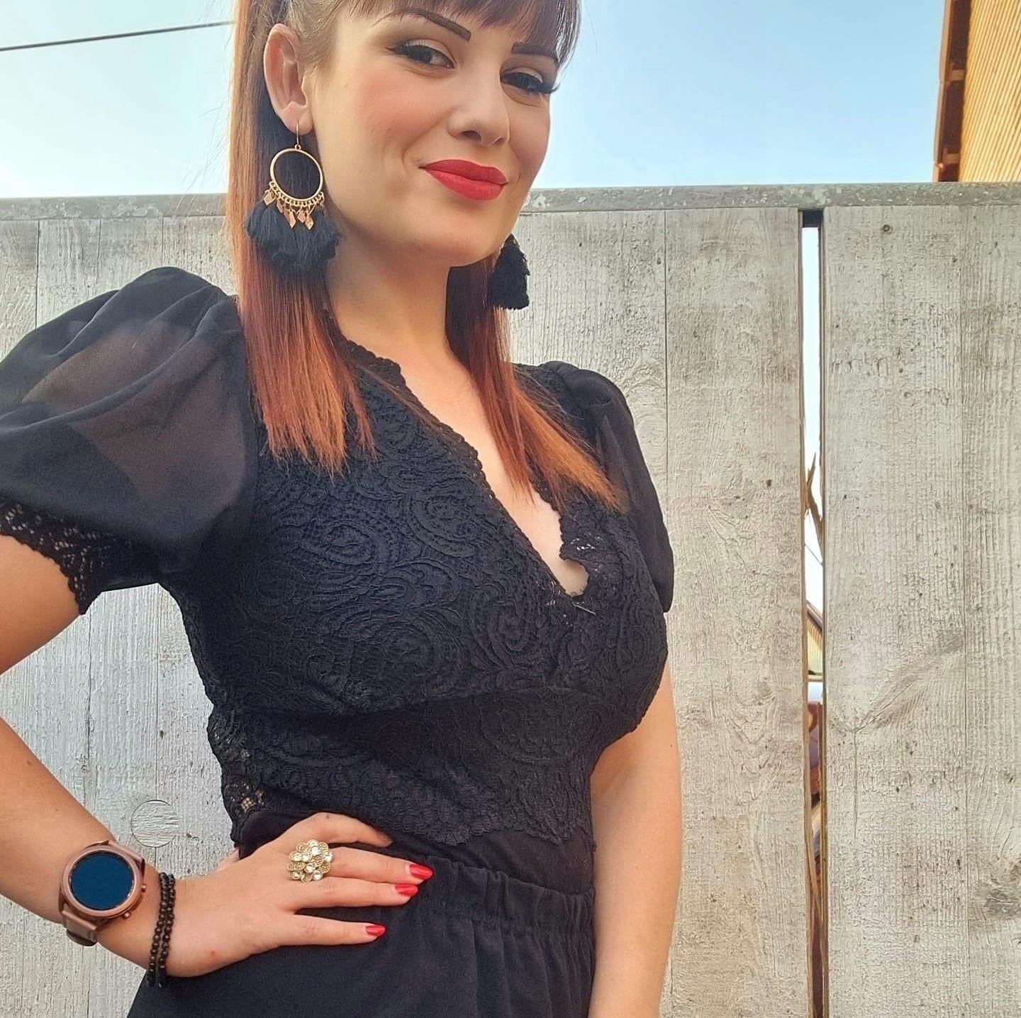 Cute and sexy irl with fringe #FuwkZDG7