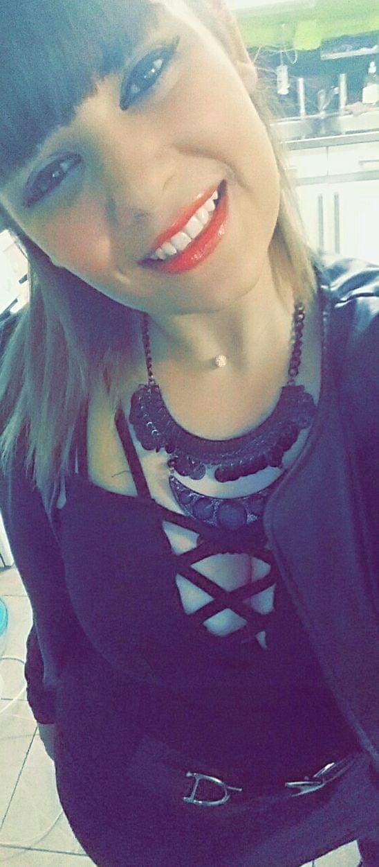 Cute and sexy irl with fringe #ZBZFcZNe