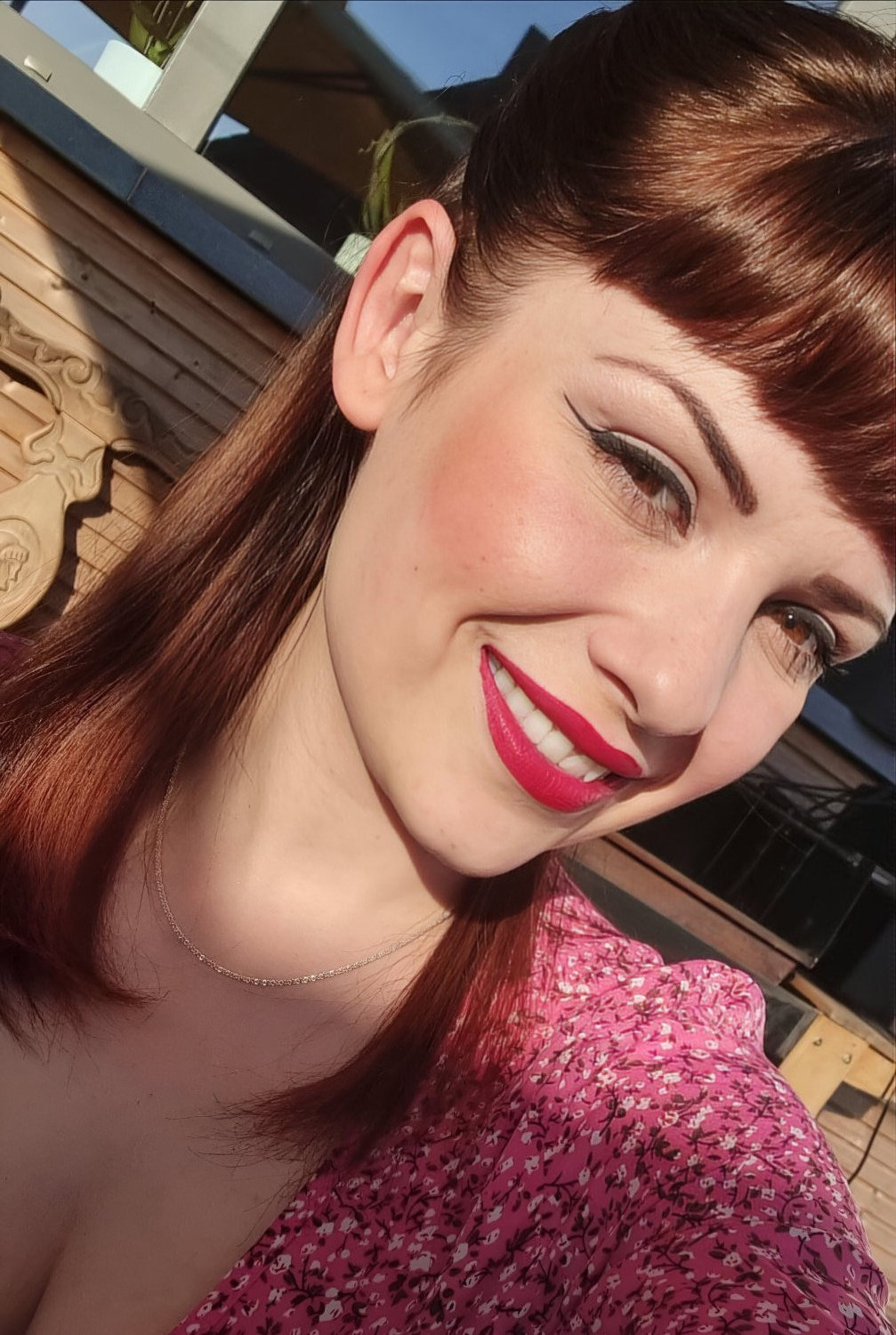 Cute and sexy irl with fringe #fCqaRAkd