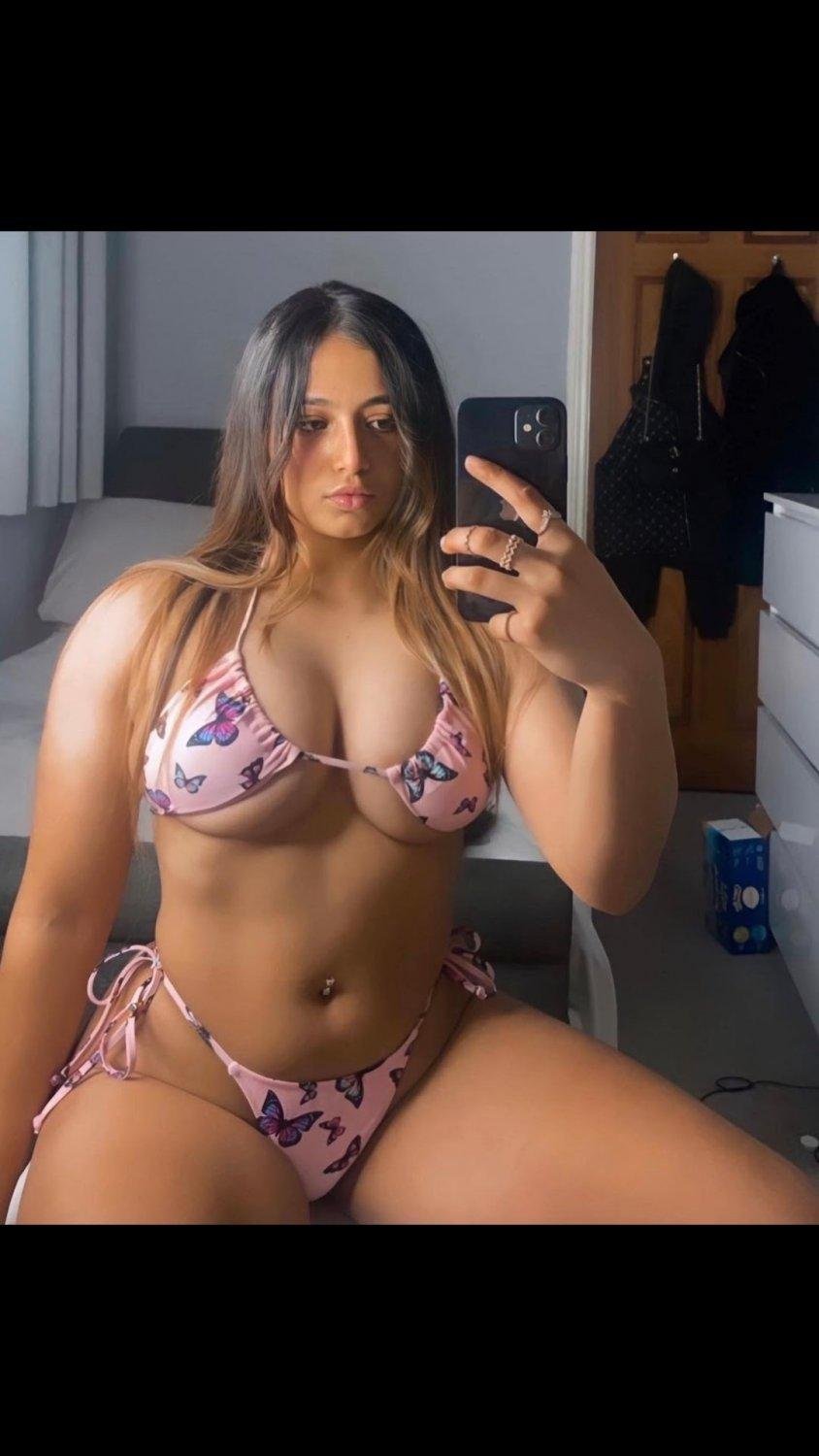 Massive Thicc Ass Thigh Uk Slut Chav Desi #aJolNQr2