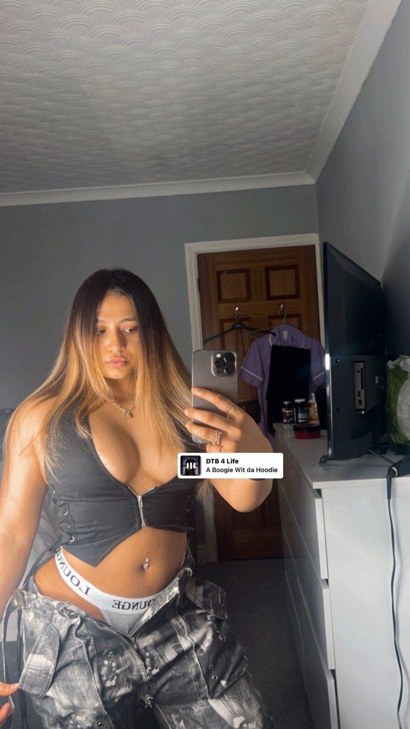 Massive Thicc Ass Thigh Uk Slut Chav Desi #jmygGQ6g