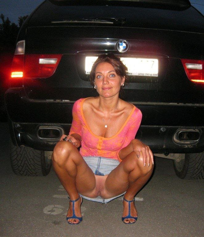 Question for the boys: what model is that BMW? #C5lwQvZz