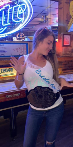 Gf and waitress Mikayla wants to know if she should show her Bf #Zjy7ty88