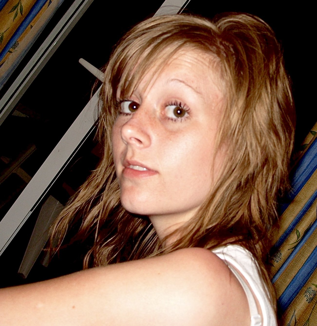 SARAH, UK BEAUTY!! #nVMEd9cM