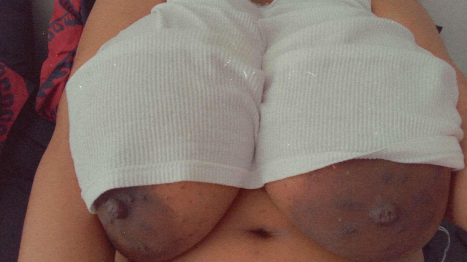 H U G E chocolate floppers on beautiful model - qᴉƃ ɹǝƃƃ #cPrepsJQ