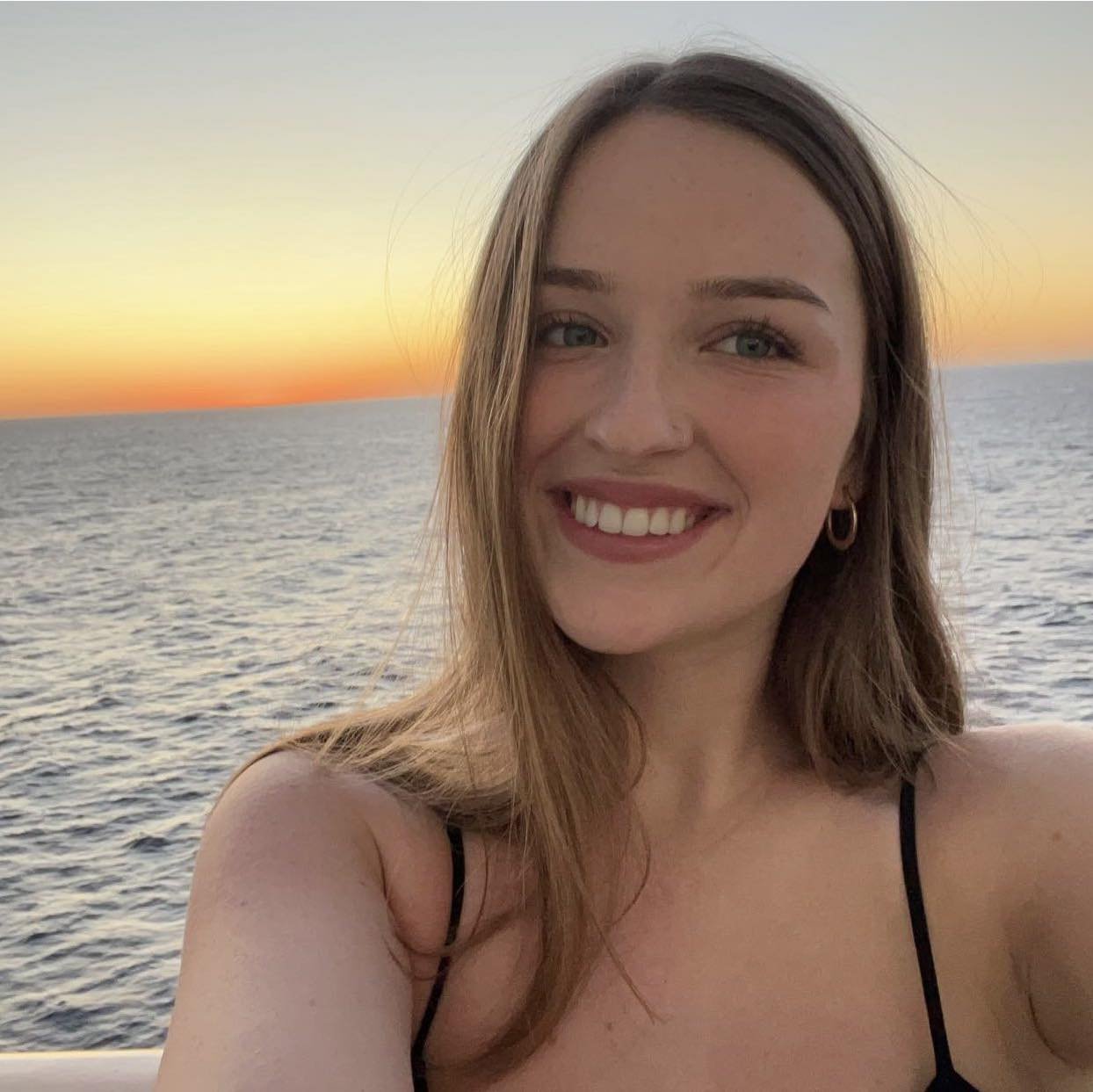 Disclosure #642: College girl #i2DzOdUr