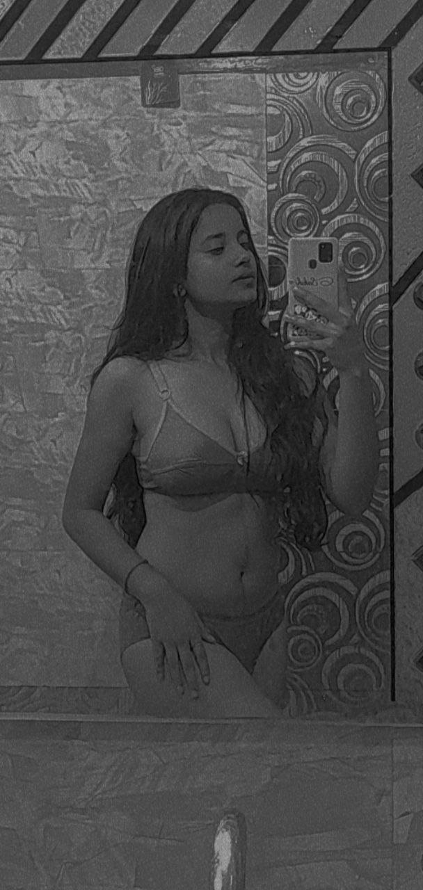 Desi indian hot girl boobs pressing viral video #XkdWKxfZ